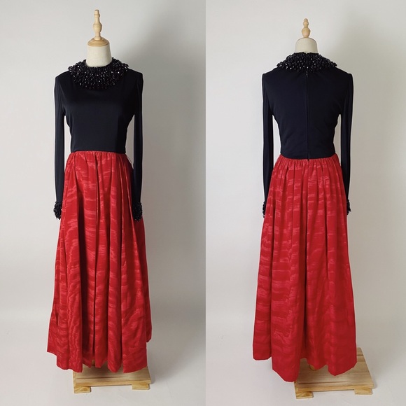 Vintage Dresses & Skirts - VINTAGE Beaded Holiday Long Sleeve Gown Red Black